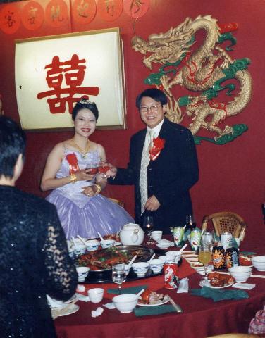 Martin Liu Wedding 2002 2.jpg (37611 bytes)